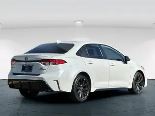 Toyota Corolla Híbrido 2024 SE Sedán de 4 puertas