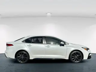 Toyota Corolla Híbrido 2024 SE Sedán de 4 puertas