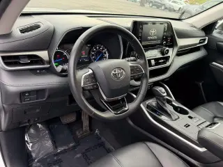 Toyota Highlander Hybrid 2020 AWD XLE SUV de 4 puertas