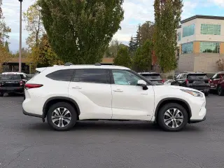 Toyota Highlander Hybrid 2020 AWD XLE SUV de 4 puertas