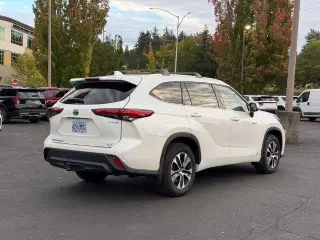 Toyota Highlander Hybrid 2020 AWD XLE SUV de 4 puertas