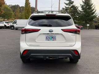 Toyota Highlander Hybrid 2020 AWD XLE SUV de 4 puertas