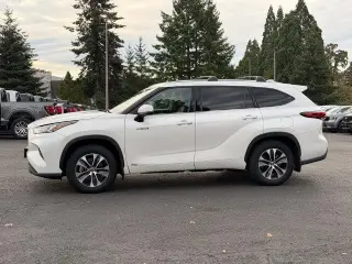 Toyota Highlander Hybrid 2020 AWD XLE SUV de 4 puertas