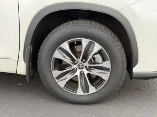 Toyota Highlander Hybrid 2020 AWD XLE SUV de 4 puertas