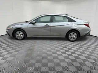 Hyundai ELANTRA 2024 SE Sedán de 4 puertas