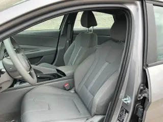 Hyundai ELANTRA 2024 SE Sedán de 4 puertas
