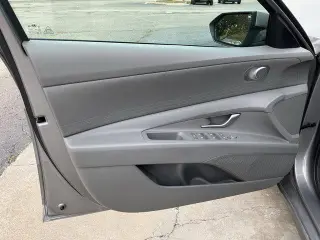 Hyundai ELANTRA 2024 SE Sedán de 4 puertas