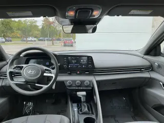 Hyundai ELANTRA 2024 SE Sedán de 4 puertas