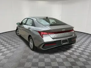 Hyundai ELANTRA 2024 SE Sedán de 4 puertas