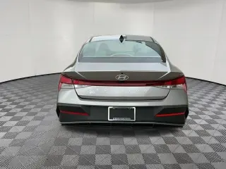 Hyundai ELANTRA 2024 SE Sedán de 4 puertas