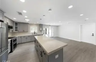 3 Newport Ave, 3 baños
