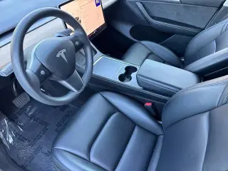 Tesla Model Y 2023 Tracción Total (AWD) Crossover de 4 puertas