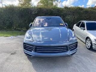 Porsche Cayenne 2019 SUV de 4 puertas con tracción en las cuatro ruedas (AWD)