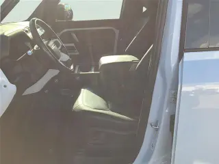 Land Rover Defender 2022 con tracción en las cuatro ruedas 110 X-Dynamic HSE de cuatro puertas SUV