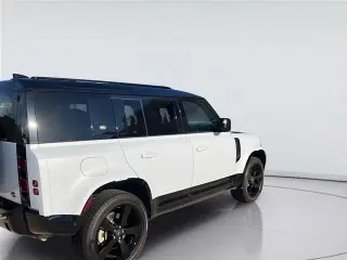 Land Rover Defender 2022 con tracción en las cuatro ruedas 110 X-Dynamic HSE de cuatro puertas SUV
