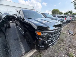 Chevrolet Silverado 1500 2023 4x2 Custom Cabina Doble de 4 puertas batea corta de 5.8 pies