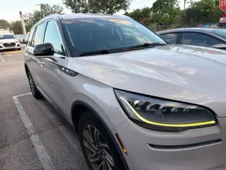 Lincoln Aviator 2023 Standard SUV de 4 puertas
