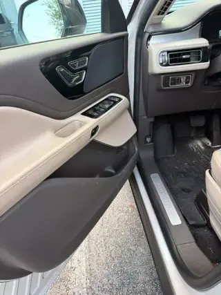 Lincoln Aviator 2023 Standard SUV de 4 puertas