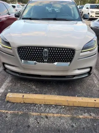 Lincoln Aviator 2023 Standard SUV de 4 puertas