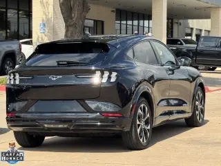 Ford Mustang Mach-E 2023 AWD Premium SUV de 4 puertas