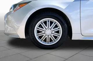 Sedán Toyota Corolla 2020 LE de 4 puertas