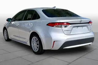 Sedán Toyota Corolla 2020 LE de 4 puertas
