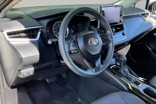 Sedán Toyota Corolla 2020 LE de 4 puertas