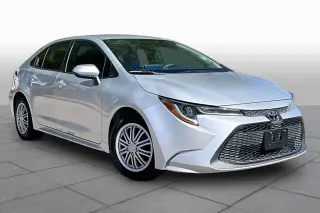 Sedán Toyota Corolla 2020 LE de 4 puertas