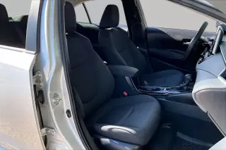 Sedán Toyota Corolla 2020 LE de 4 puertas