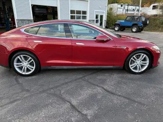 2014 Tesla Model S