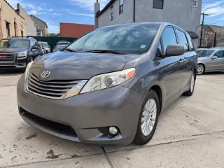 2016 Toyota Sienna XLE FWD 8-Passenger V6