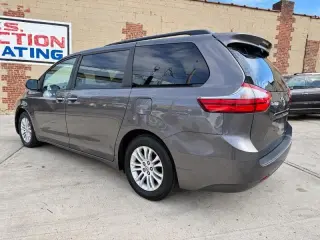 2016 Toyota Sienna XLE FWD 8-Passenger V6