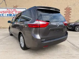 2016 Toyota Sienna XLE FWD 8-Passenger V6