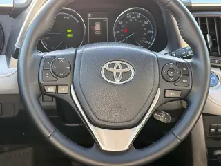 Toyota RAV4 Híbrido 2018 AWD XLE SUV 4 puertas