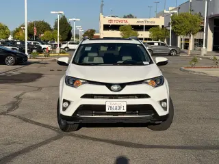 Toyota RAV4 Híbrido 2018 AWD XLE SUV 4 puertas