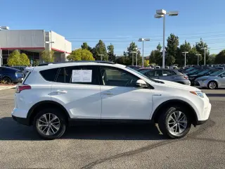 Toyota RAV4 Híbrido 2018 AWD XLE SUV 4 puertas