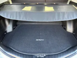 Toyota RAV4 Híbrido 2018 AWD XLE SUV 4 puertas