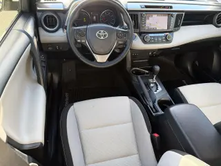 Toyota RAV4 Híbrido 2018 AWD XLE SUV 4 puertas