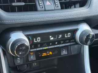Toyota RAV4 Híbrido 2024 AWD XLE Premium 4dr SUV