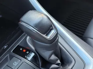 Toyota RAV4 Híbrido 2024 AWD XLE Premium 4dr SUV
