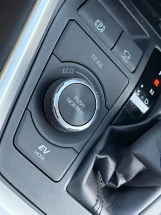 Toyota RAV4 Híbrido 2024 AWD XLE Premium 4dr SUV