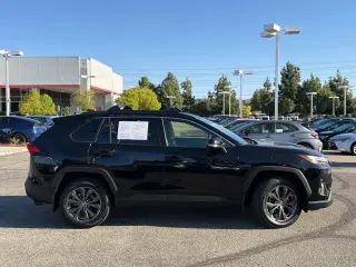 Toyota RAV4 Híbrido 2024 AWD XLE Premium 4dr SUV