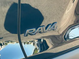 Toyota RAV4 Híbrido 2024 AWD XLE Premium 4dr SUV