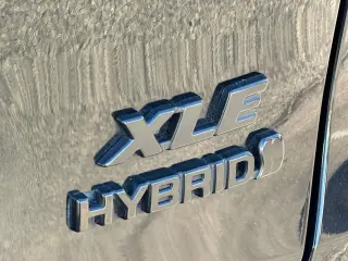 Toyota RAV4 Híbrido 2024 AWD XLE Premium 4dr SUV