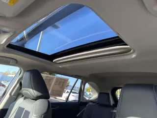 Toyota RAV4 Híbrido 2024 AWD XLE Premium 4dr SUV