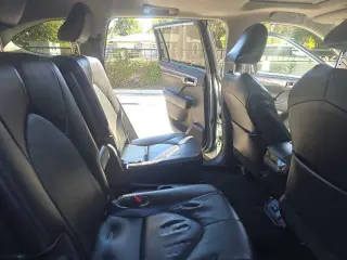 Toyota Highlander 2021 con transmisión automática a las cuatro ruedas y limitado en version 4 ruedas de SUV.