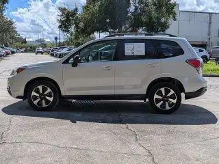 Subaru Forester 2018 con tracción en las cuatro ruedas 2.5i 4dr Wagon CVT