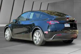 Tesla Model Y 2024 AWD Long Range 4dr Crossover
