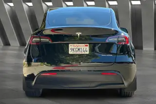 Tesla Model Y 2023 AWD Long Range 4dr Crossover