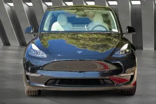 Tesla Model Y 2023 AWD Long Range 4dr Crossover